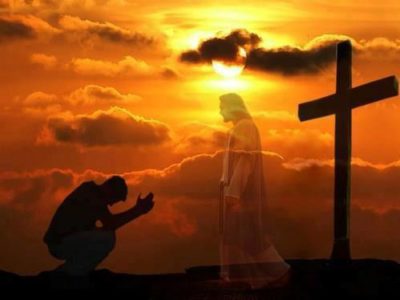 kneeling-in-prayer-to-jesus